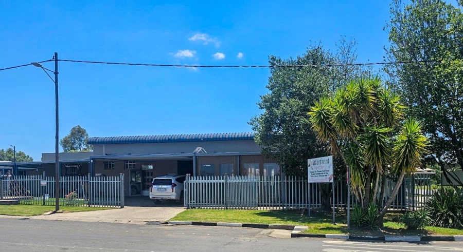 6 Bedroom Property for Sale in Oranjeville Free State